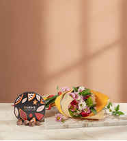 Sarı Bukette Papatyalar, Güller & Gurme Lezzetler