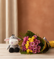 Sarı Yeşil Buketli Pembe Papatyalar ve Peluş Eşek