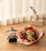 Pembe Buketli Karanfiller ve Peluş Eşek